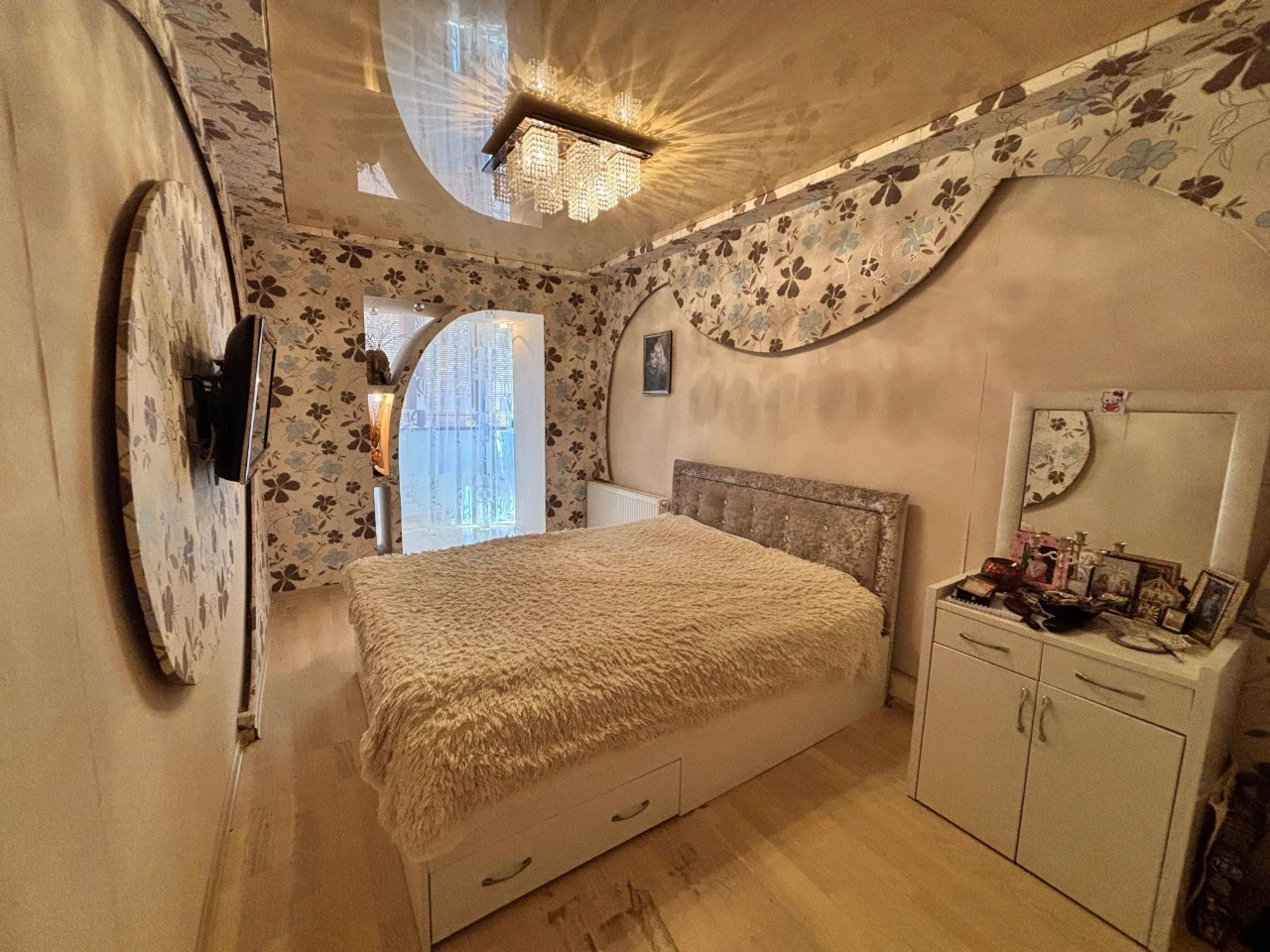Two-bedroom apartment on Rose Street