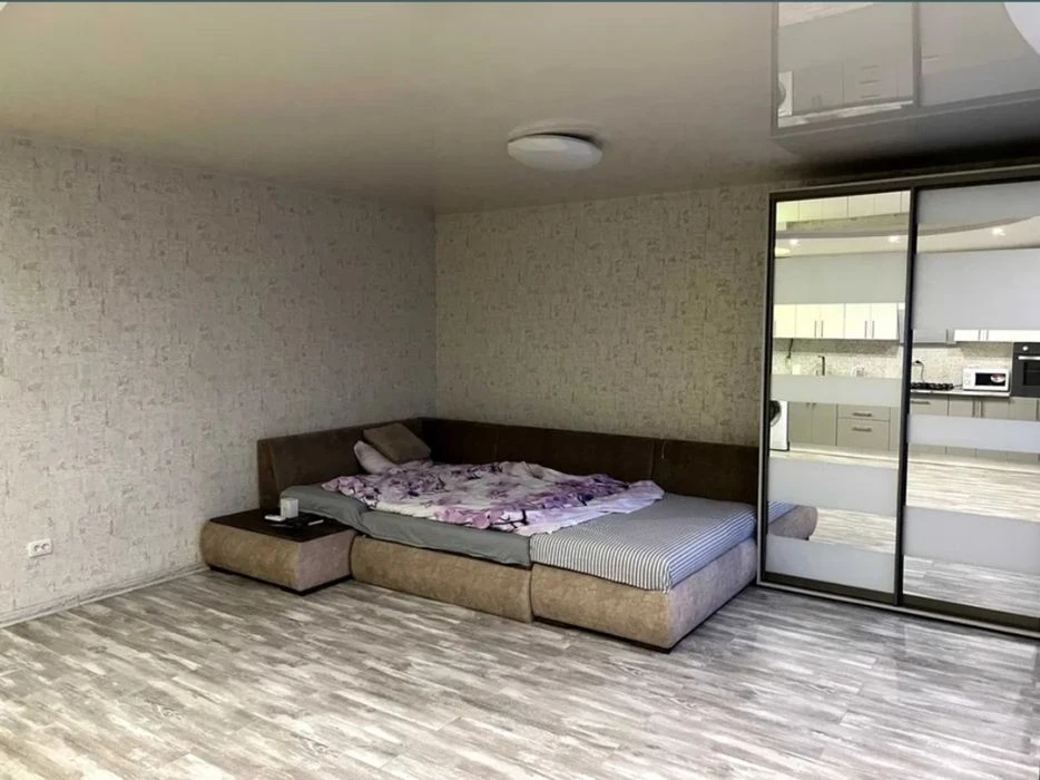Продам 1к студію Січеславська набережна 20