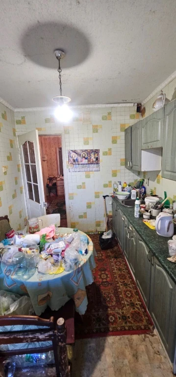 Продается трехкомнатная квартира Южная!