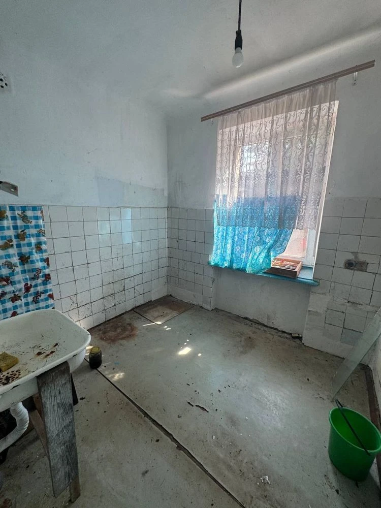 Продається 2-кімнатна квартира в центрі міста, на вулиці Першотравневій.