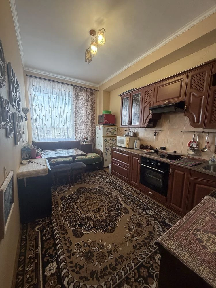 For Sale 2-room apartment on Pyrogova Street