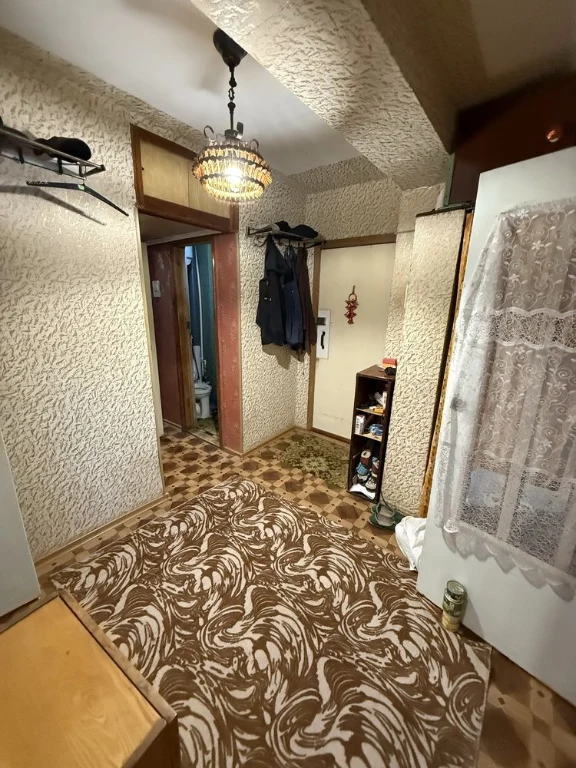 Продам 3-комн квартиру на Тире, 3 этаж, не угловая
