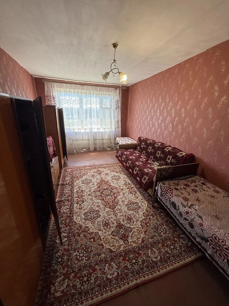 Продам 3-комн квартиру на Тире, 3 этаж, не угловая