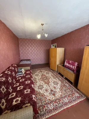 Продам 3-комн квартиру на Тире, 3 этаж, не угловая
