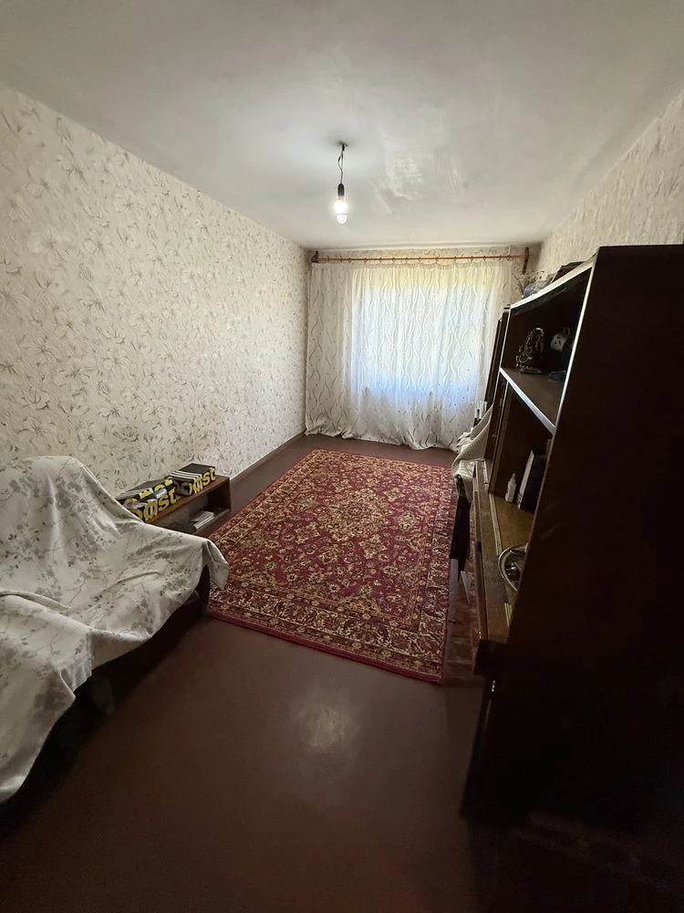 Продам 3-комн квартиру на Тире, 3 этаж, не угловая