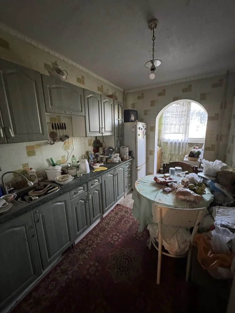 For Sale 3-room apartment on Southern Street