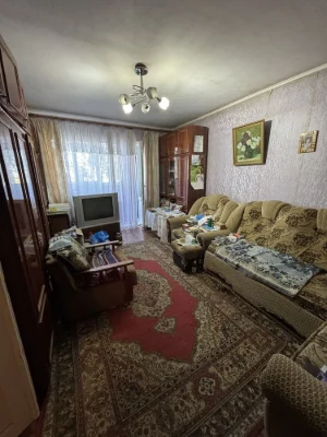For Sale 3-room apartment on Southern Street