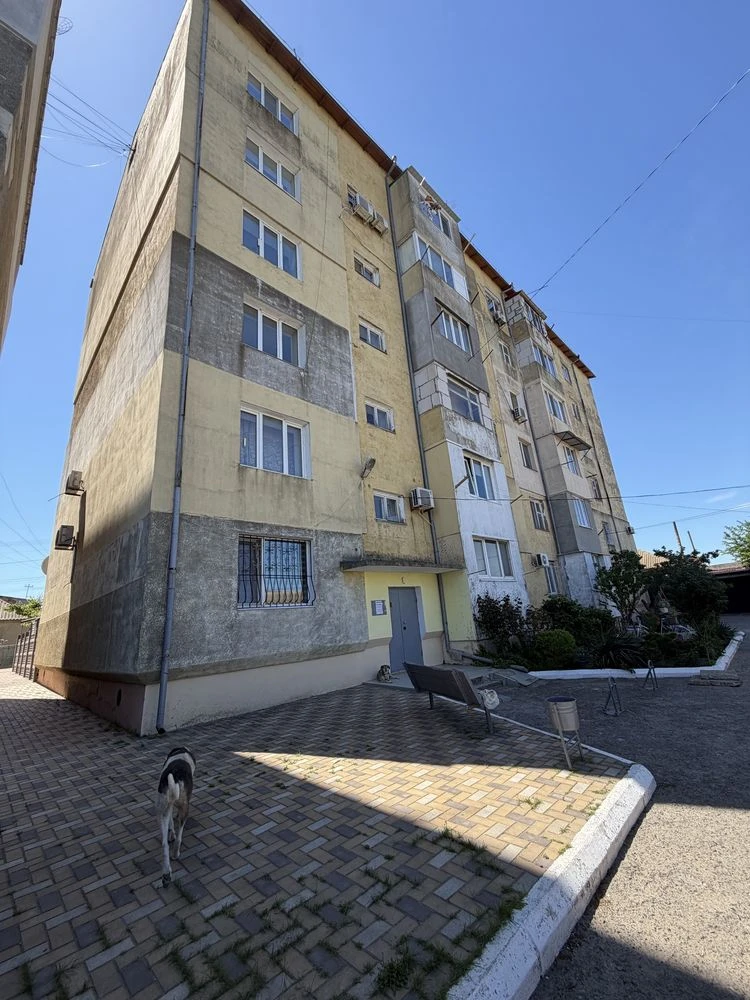 For sale apartment on Tyre, 3 rooms