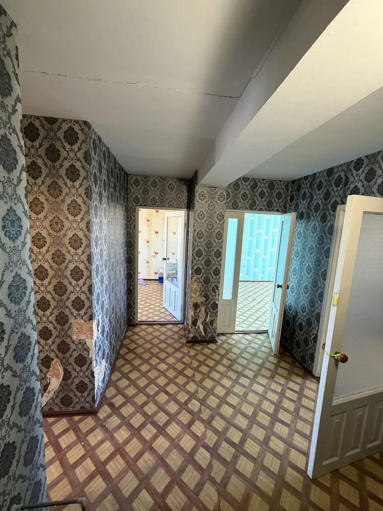 For sale apartment on Tyre, 3 rooms