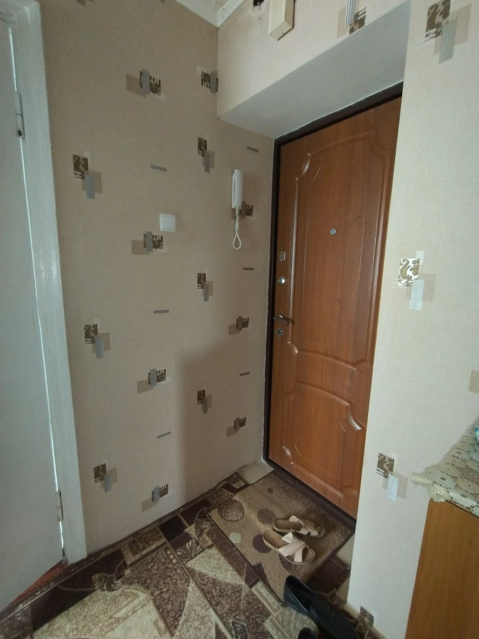 продам 2х ком квартиру на Солнечной