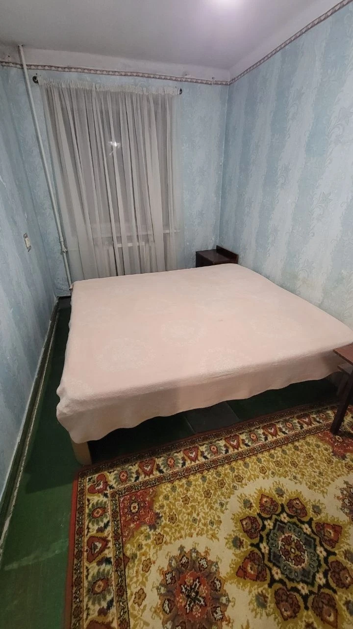 ДВІ КВАРТИ, КООПЕРАТИВ, ТОРГ, 3-й поверх. Вулиця Військової слави, 4