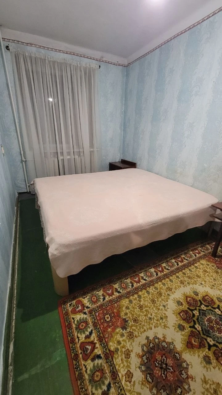 ДВІ КВАРТИ, КООПЕРАТИВ, ТОРГ, 3-й поверх. Вулиця Військової слави, 4