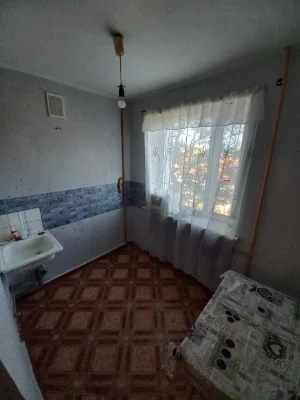 ДВІ КВАРТИ, КООПЕРАТИВ, ТОРГ, 3-й поверх. Вулиця Військової слави, 4