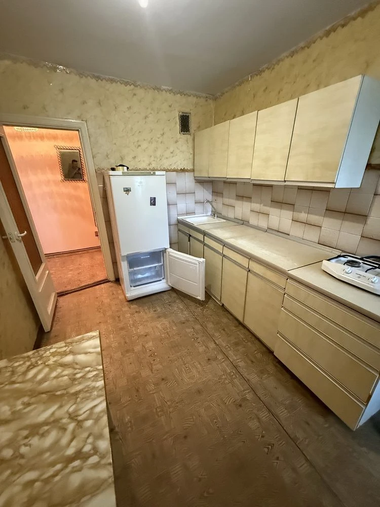 Продам 2-комн квартиру на Солнечной