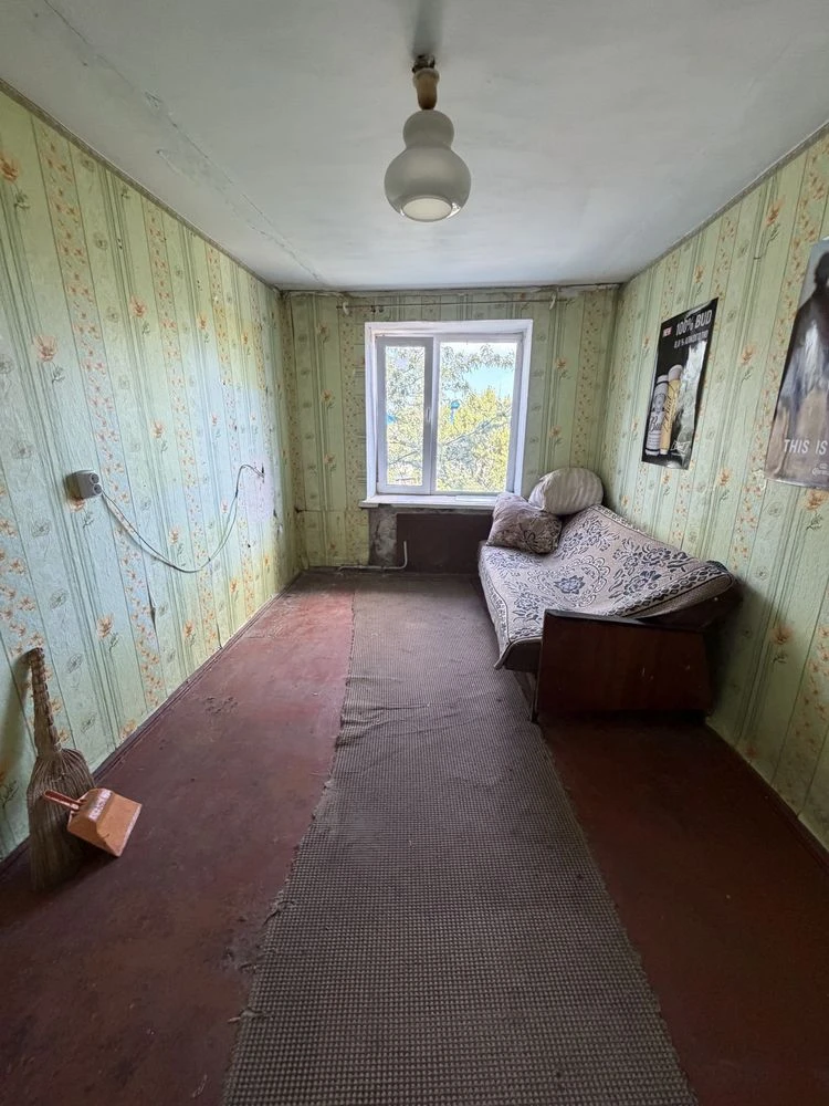 For Sale: 1-room apartment on Victory Street.