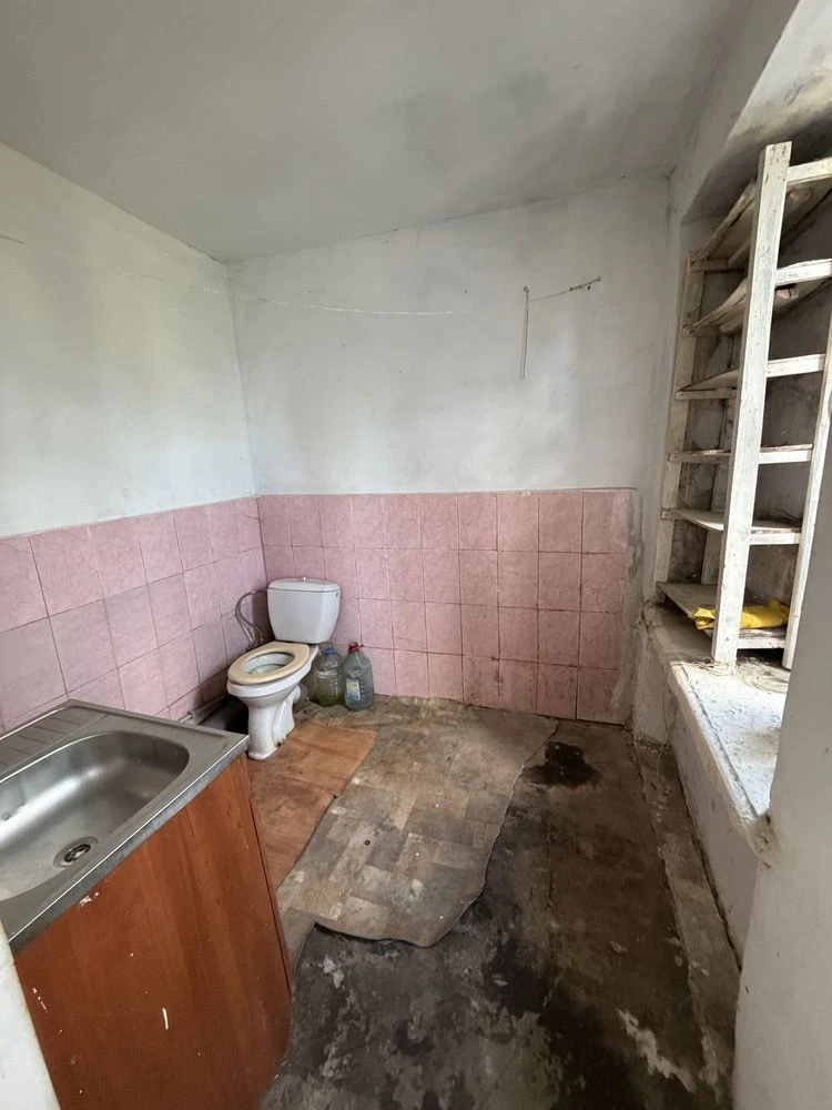For Sale: 1-room apartment on Victory Street.