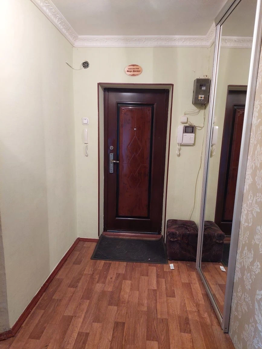 For Sale: 3-room apartment, Solnechnaya Street