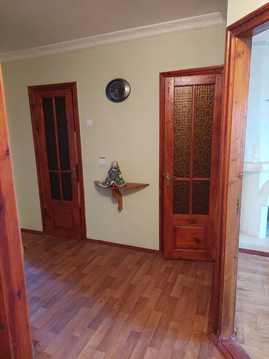For Sale: 3-room apartment, Solnechnaya Street