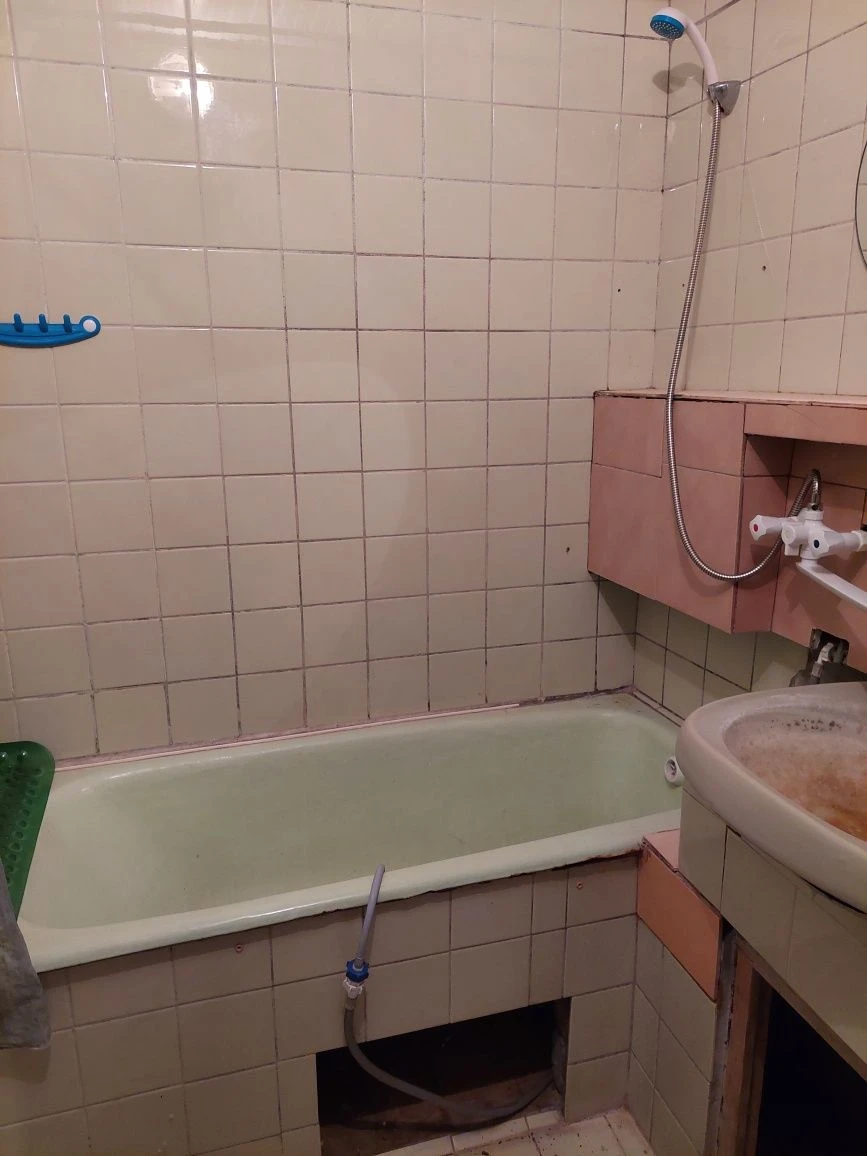 For Sale: 3-room apartment, Solnechnaya Street