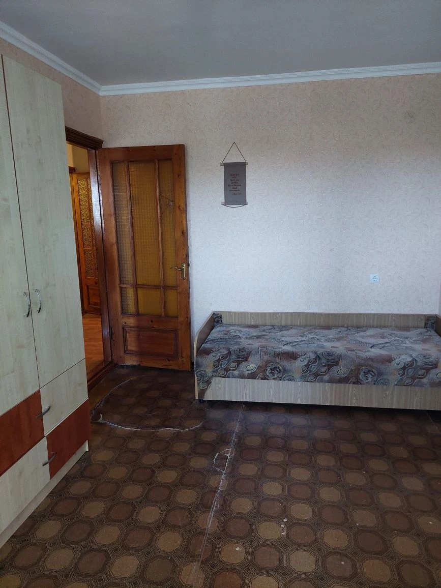 For Sale: 3-room apartment, Solnechnaya Street