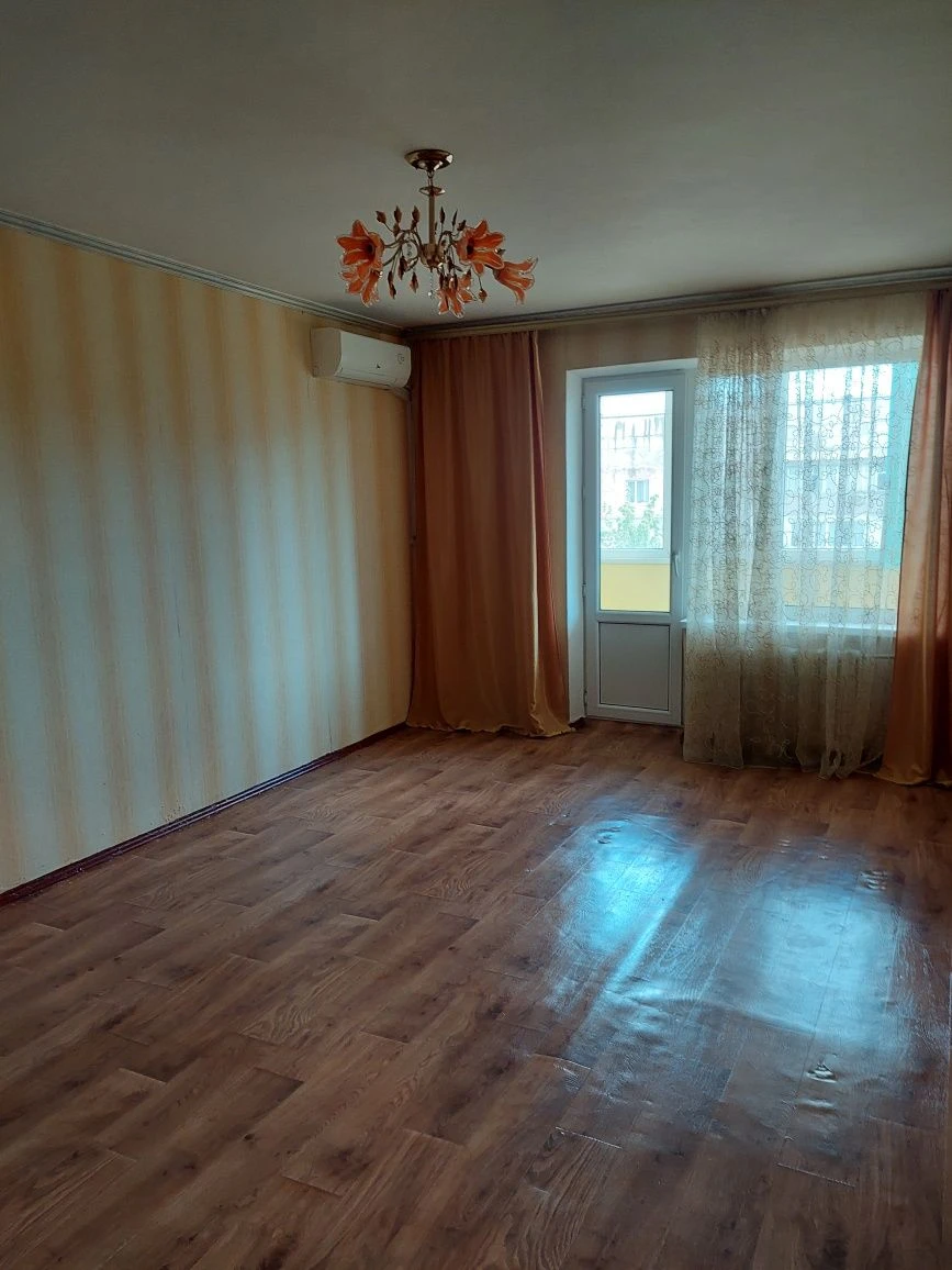 For Sale: 3-room apartment, Solnechnaya Street