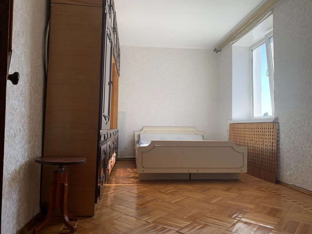 For Sale: 3-room apartment on Solnechnaya