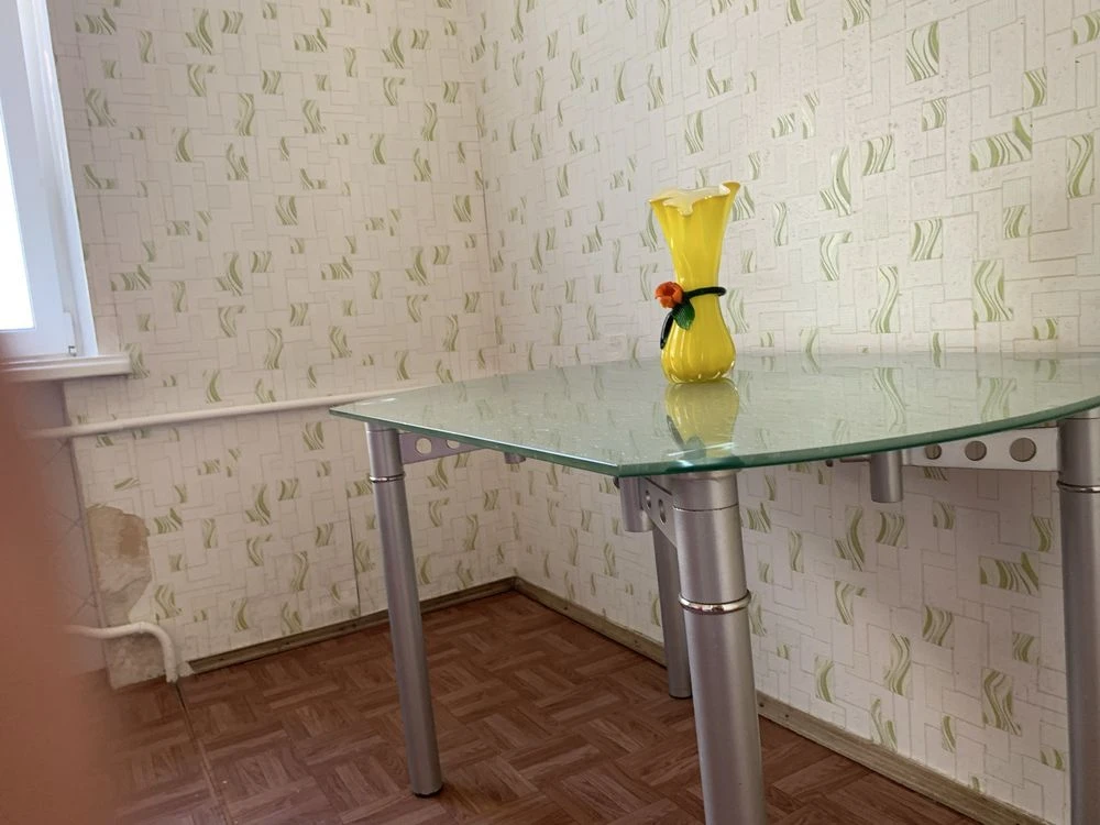 For Sale: 3-room apartment on Solnechnaya