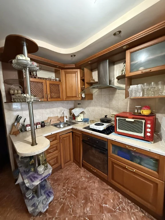 Продається 3-кімнатна квартира на Провальській вулиці