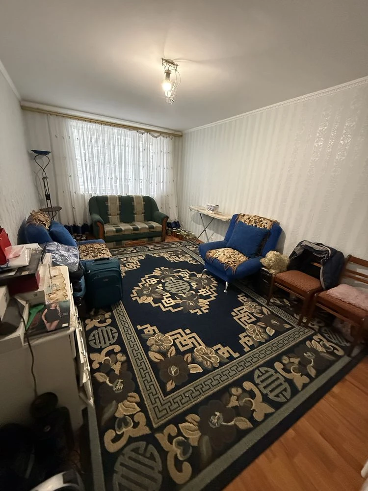 Продається 3-кімнатна квартира на Провальській вулиці