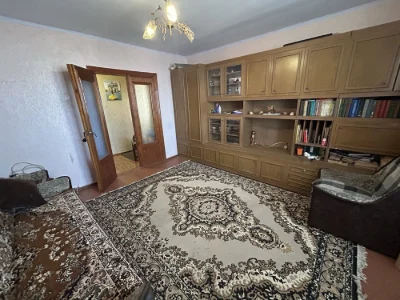 For sale: 3-room apartment on ul. Nezalezhnosti (Kalinin)