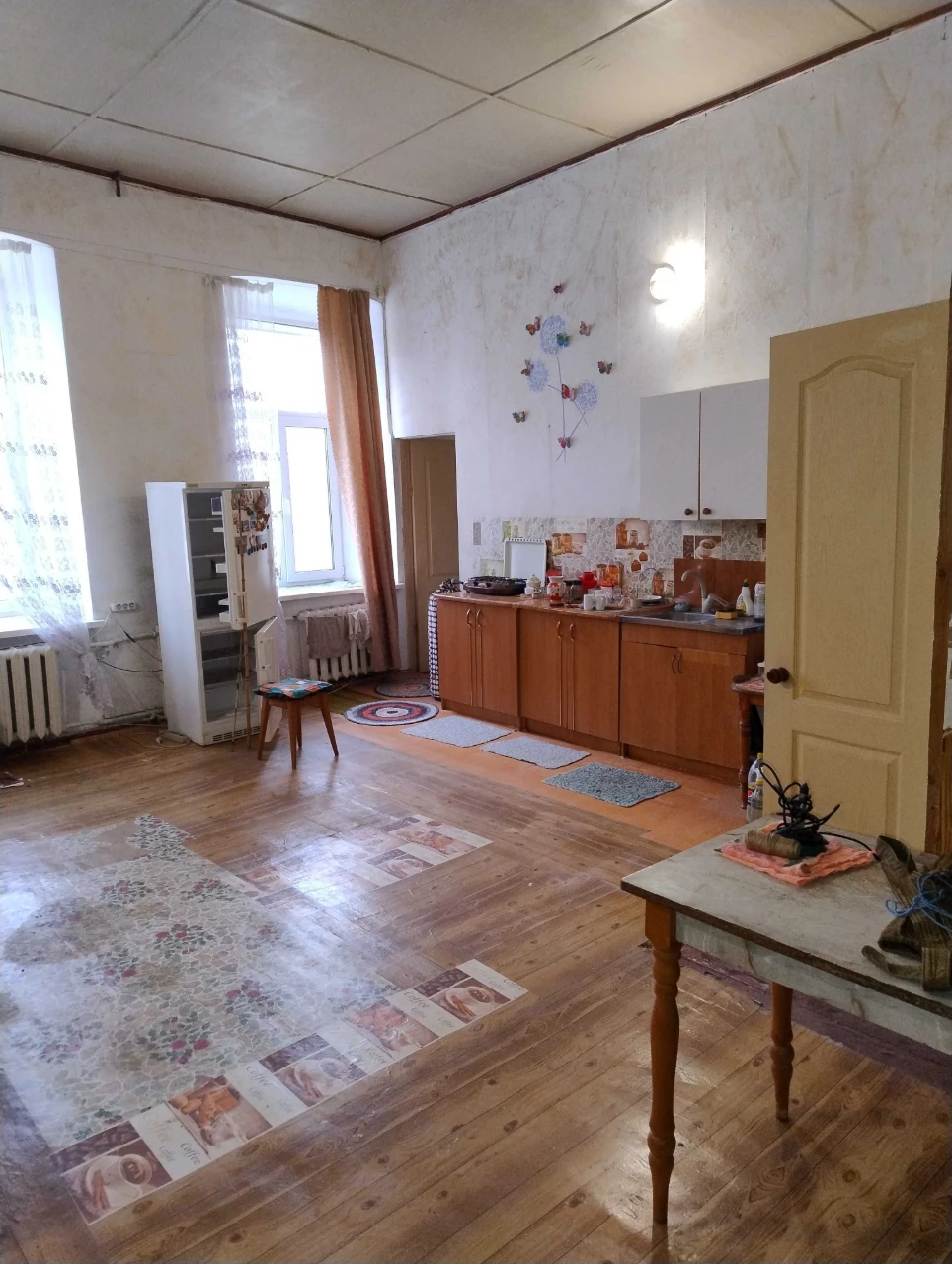 Продається 2-кімнатна квартира, центр міста