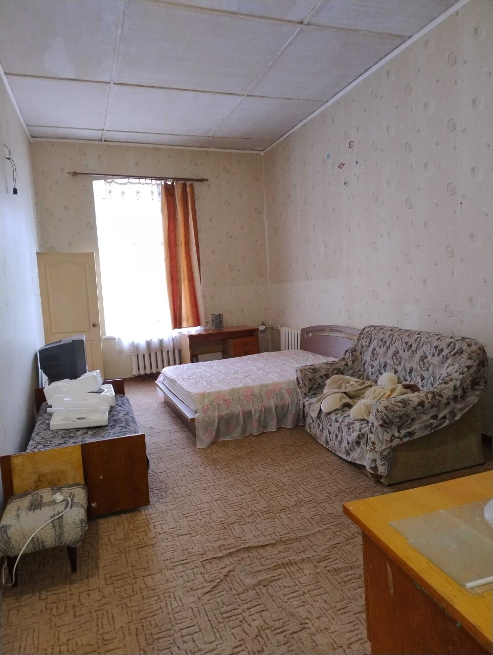 Продається 2-кімнатна квартира, центр міста