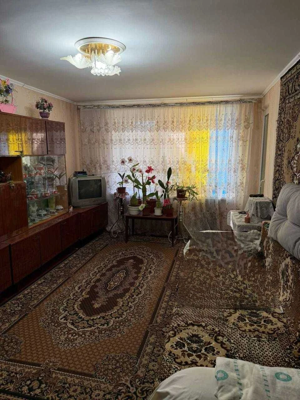 For sale 2-room apartment in a Kyiv type building on the 5th floor