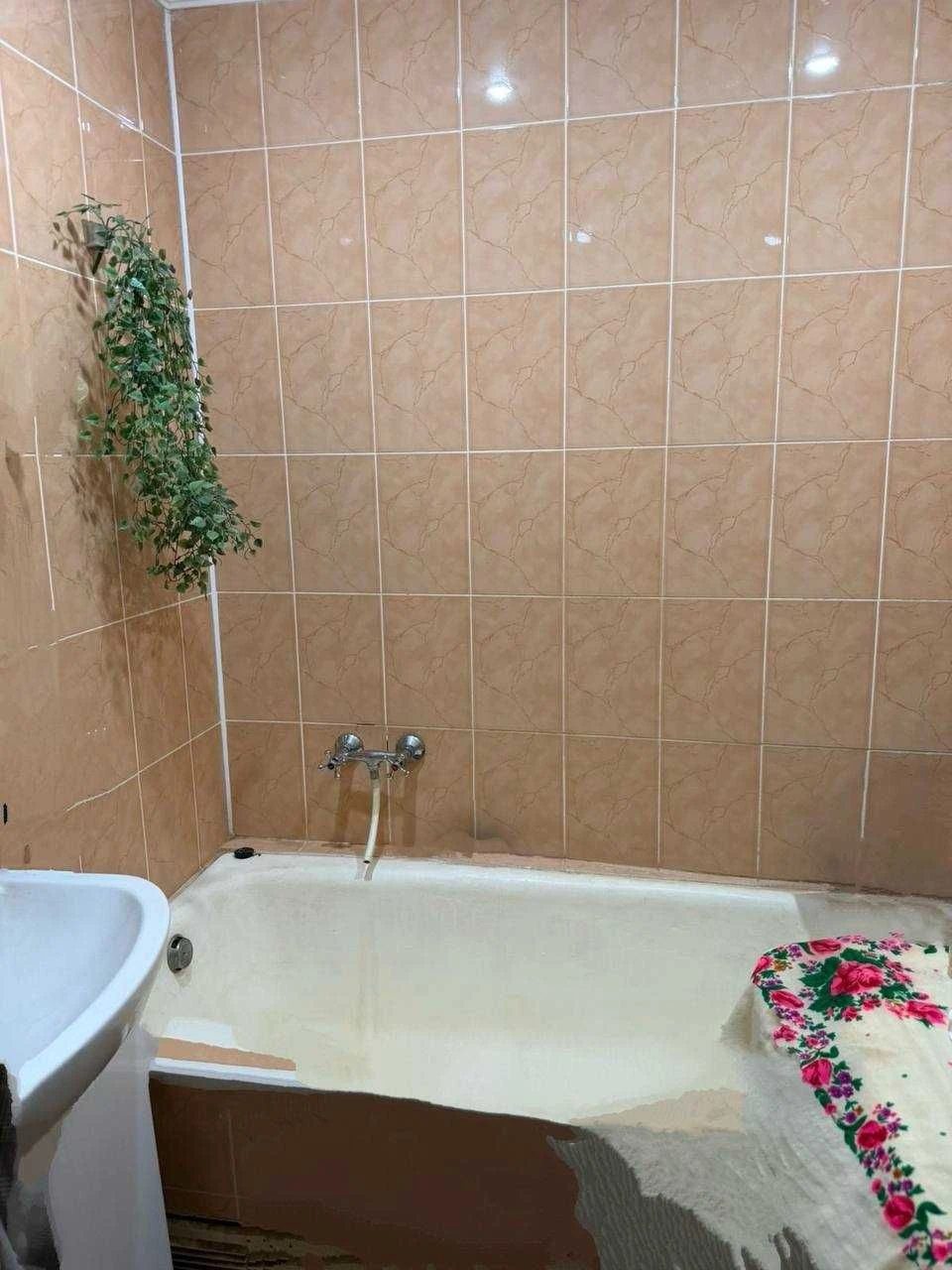 For sale 2-room apartment in a Kyiv type building on the 5th floor