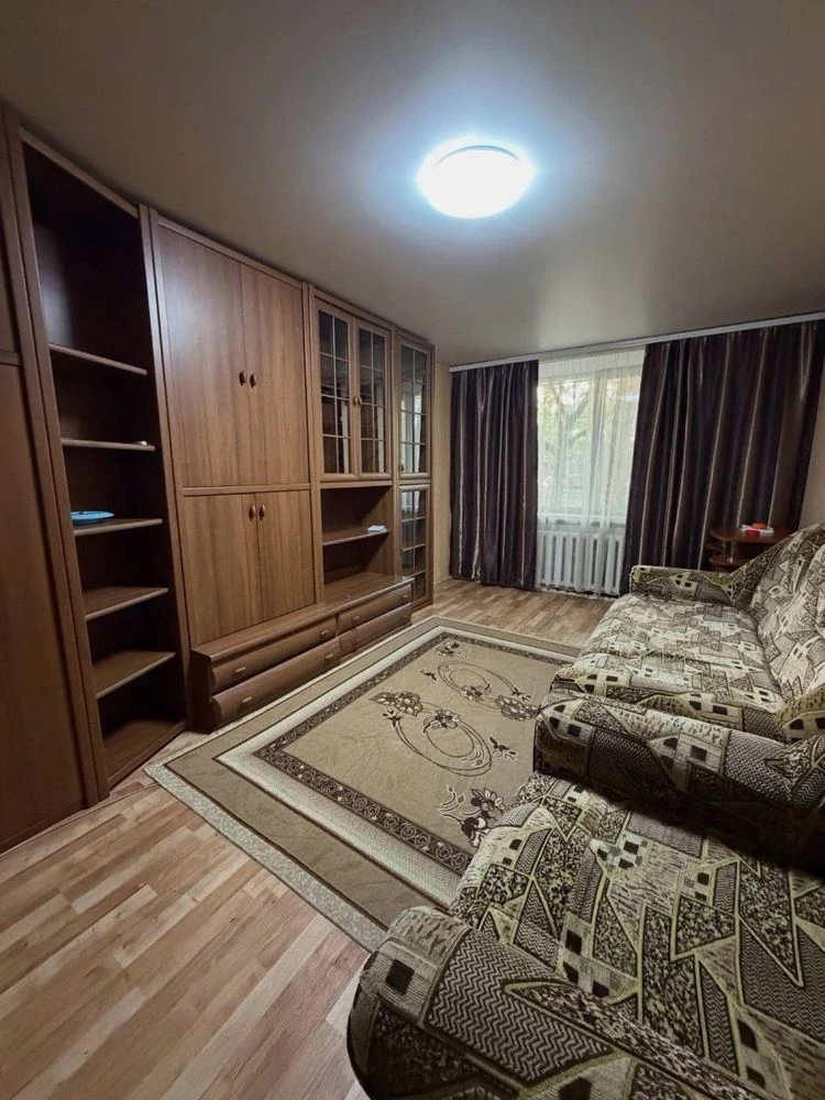 Продам трикімнатну квартиру