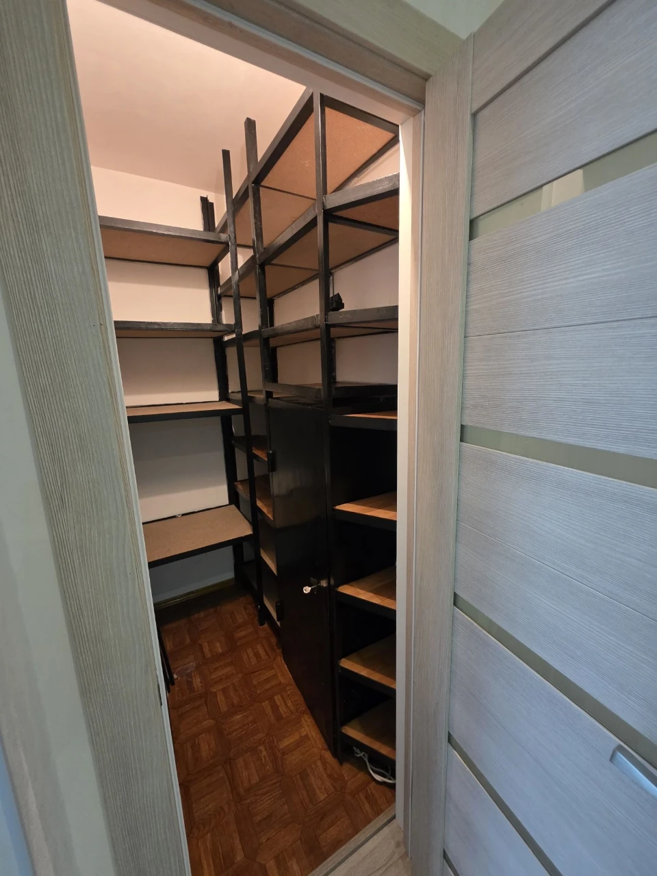 Продажа квартиры с АГВ возле Дворца Спорта