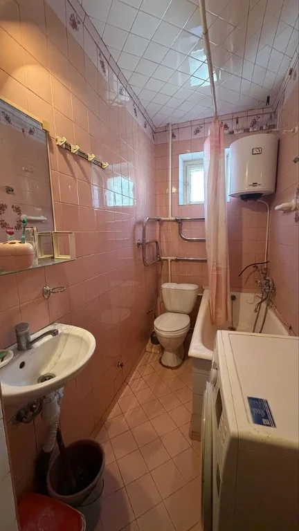 Продам 3-комнатную квартиру  р-н 9 шк
