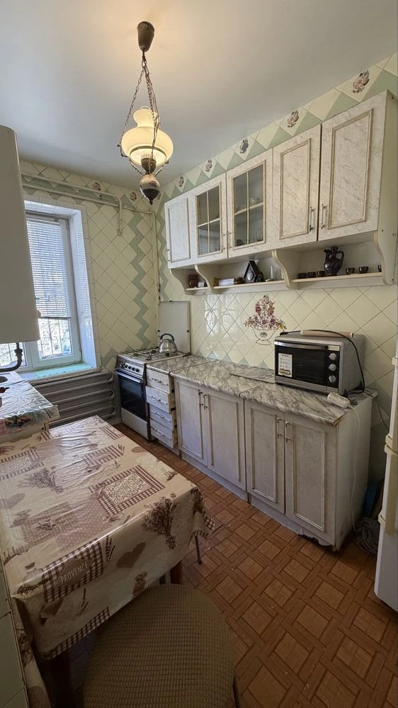 Продам 3-комнатную квартиру  р-н 9 шк