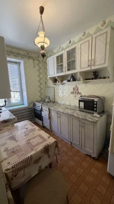 Продам 3-комнатную квартиру  р-н 9 шк