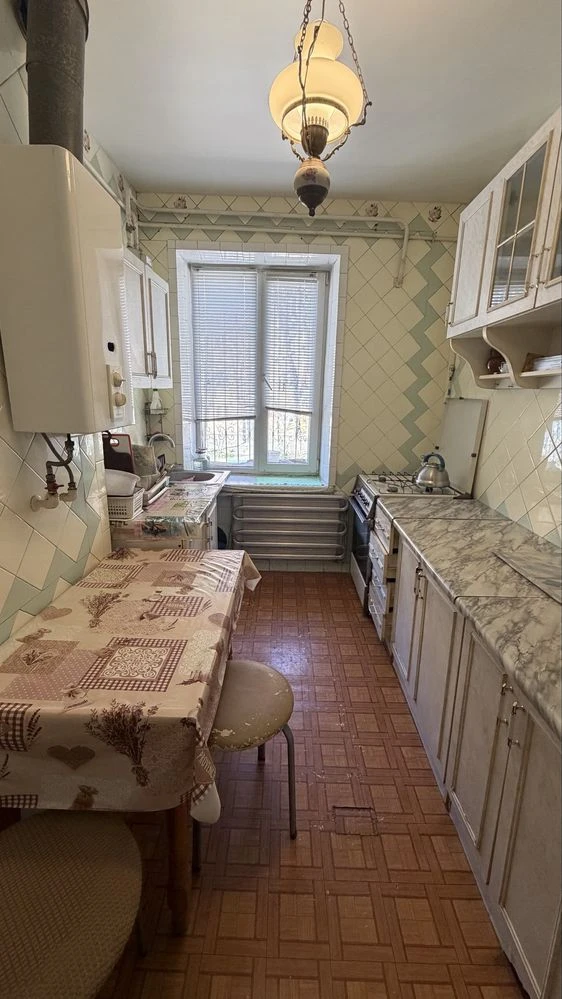 Продам 3-комнатную квартиру  р-н 9 шк