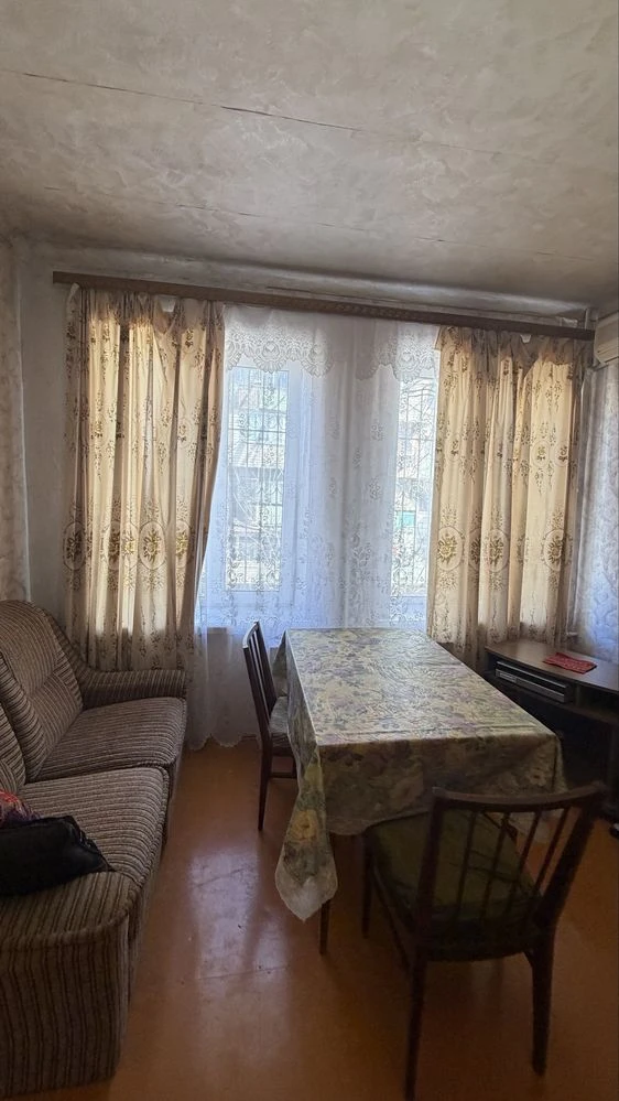 Продам 3-комнатную квартиру  р-н 9 шк