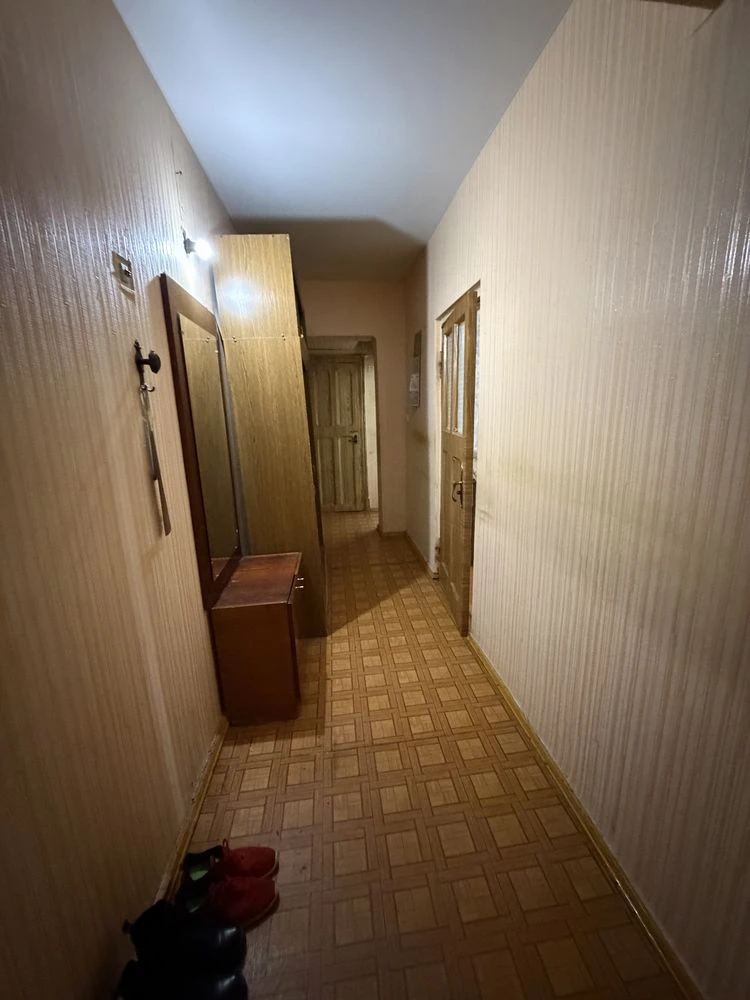 Продам 3-комнатную квартиру  р-н 9 шк
