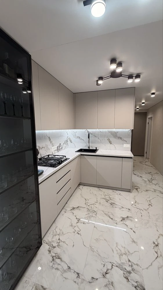 Продам 3-комнатную квартиру с дизайнерским ремонтом