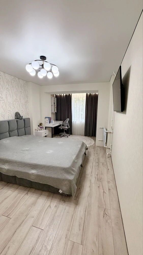 Продам 3-комнатную квартиру с дизайнерским ремонтом