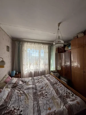 Продається 4-кімнатна квартира