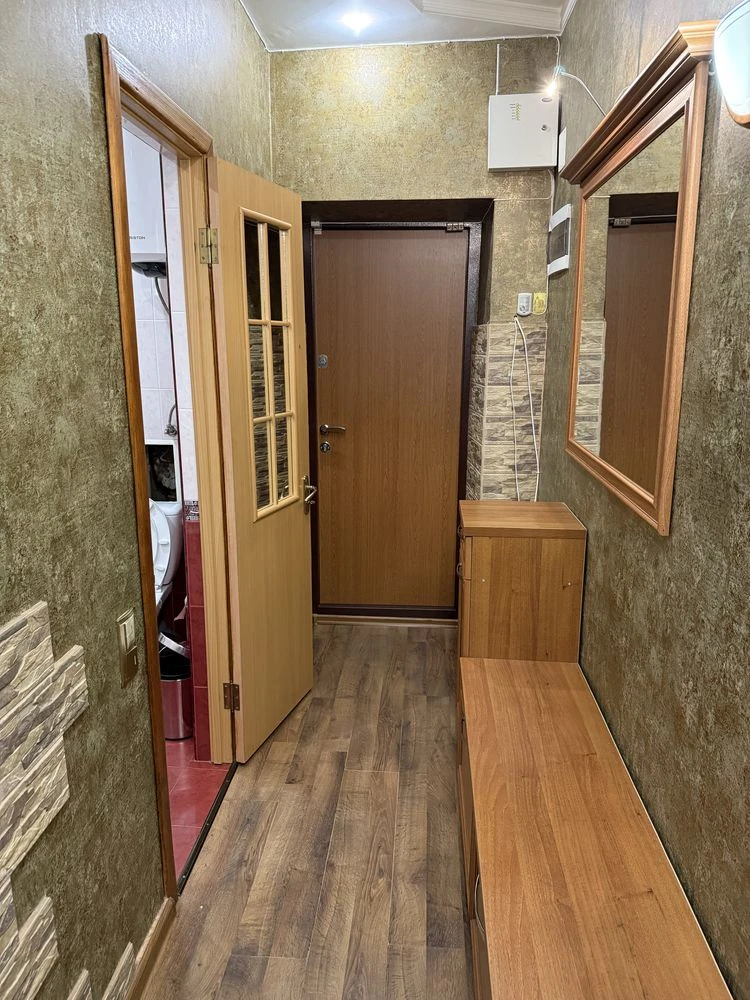 Продаеться  квартира три команты