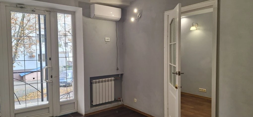 Продаж квартири на 1 поверсі
