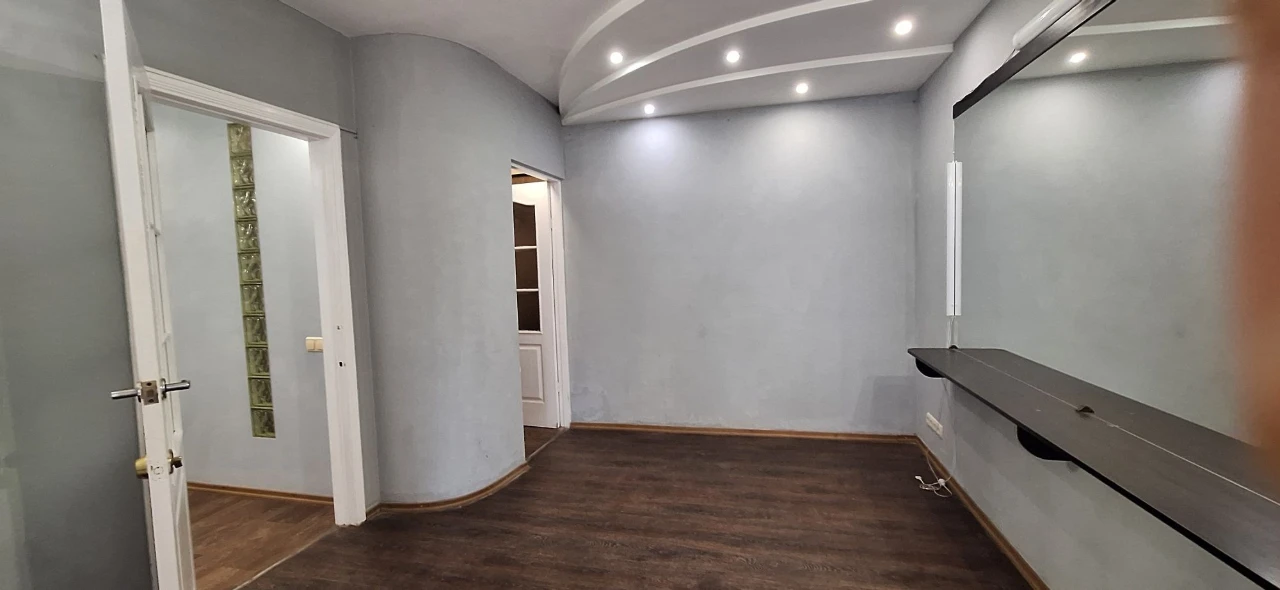 Продаж квартири на 1 поверсі