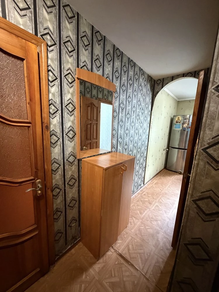 Продаж 1-кімнатна квартира (1/9) 30000$