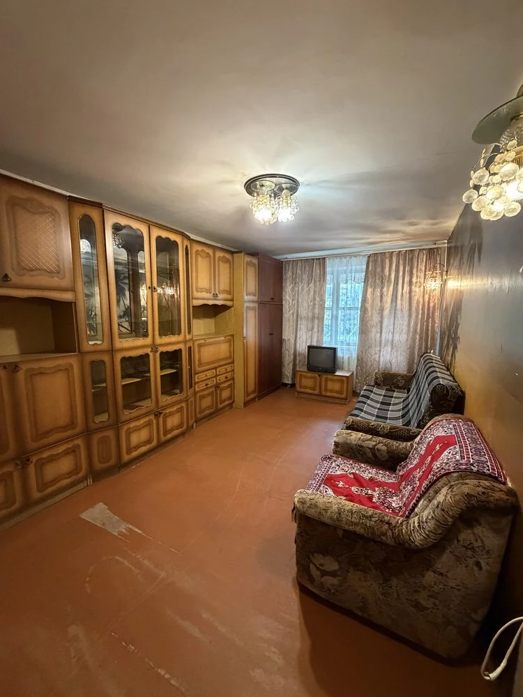 Продаж 1-кімнатна квартира (1/9) 30000$
